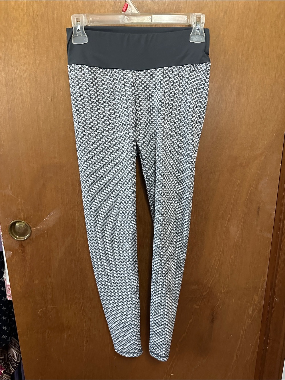 High-Rise Geometric Print Leggings in Black and White
